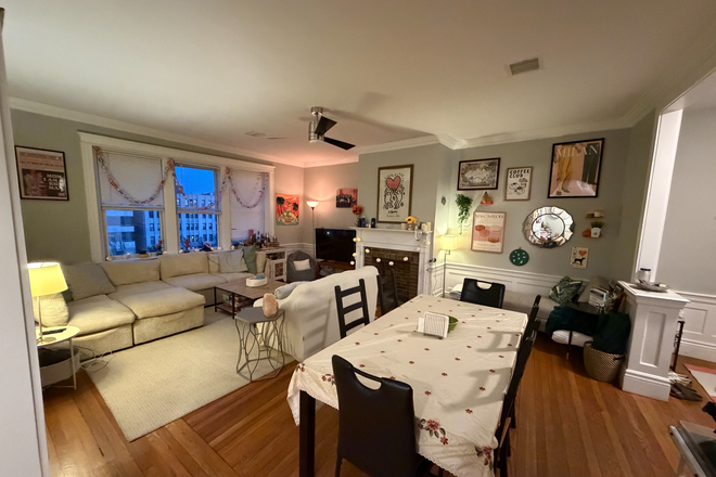 Dining Space - *FALL 2026 Sublet* Spacious room for rent in a 4 bed/2 bath Apartments