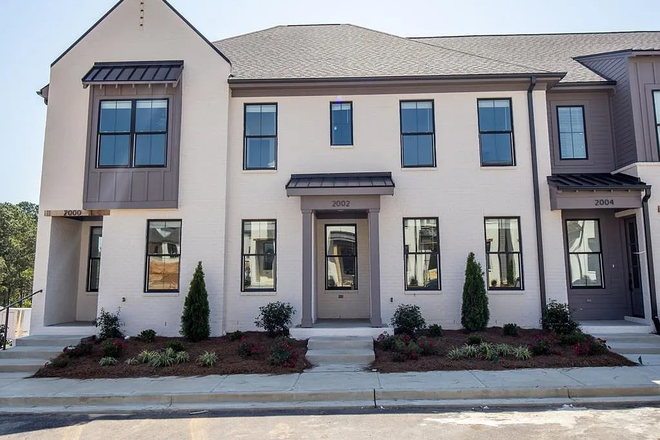 Front - 2023 Rosemary St