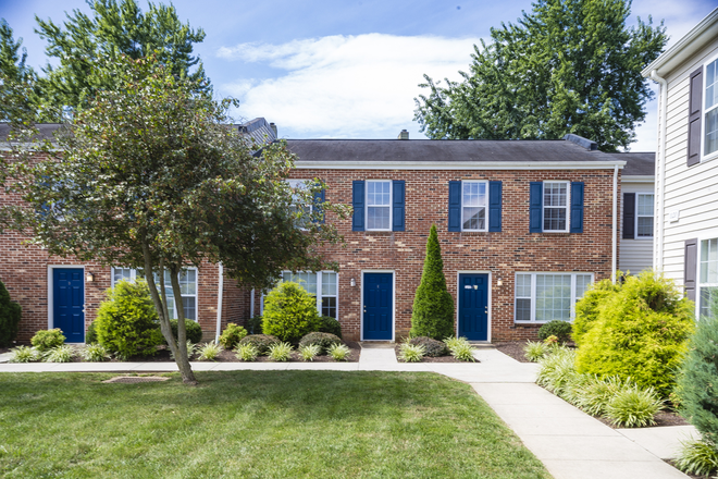 Outside - Wellington Court Townhome