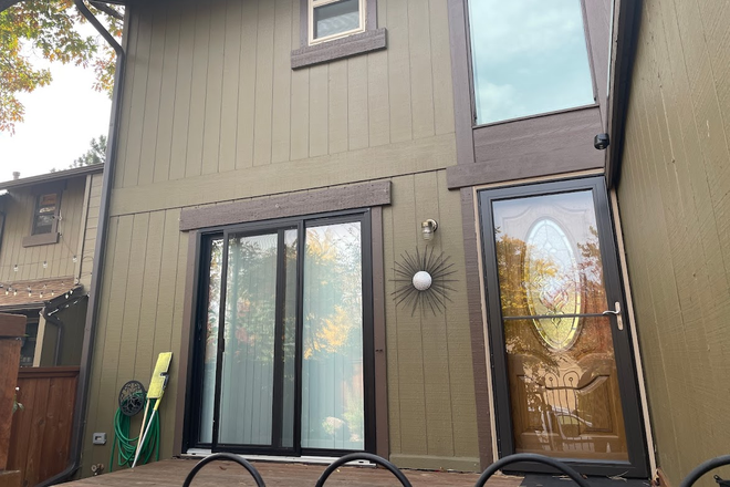 1 - AVAILABLE 10/24: 1656 Bradley Ct