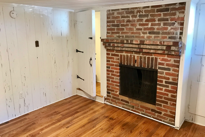 bedroom - Wow location! Across from GW University/Hospital /Metro Foggy Bottom. Townhome