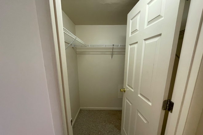closet - Lions Gate Lease Transfer