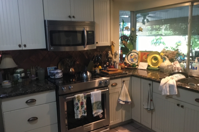 Kitchen - Furnished Single Room - 2 miles from campus