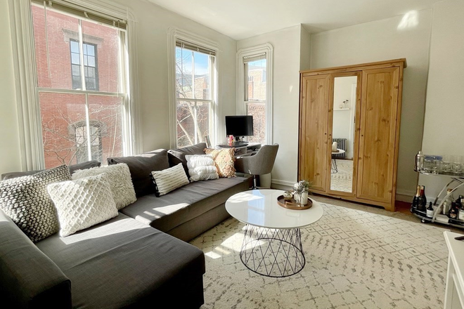 . - Sun-Drenched 2 Bed / 1 Bath available 9/1/25!! Heat&Hot Water Included!!