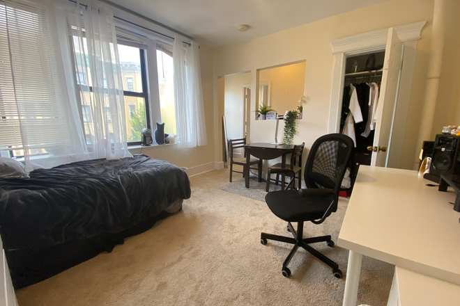 1 - GREAT studio for GREAT price! Heat & Hot water included