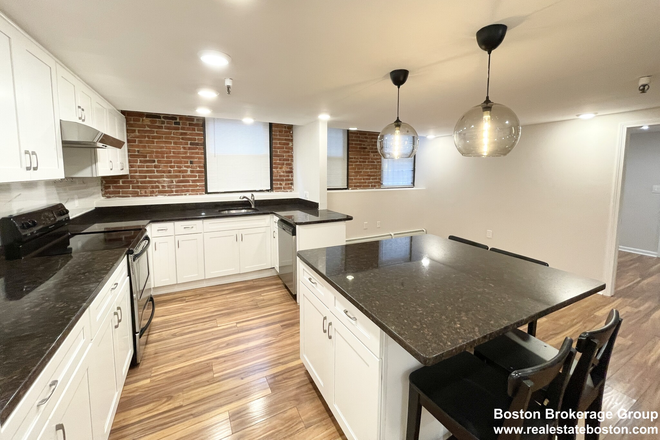 x - Hemenway St 4 Bed Seconds to Berklee