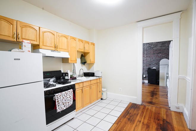 Call NOW for showings! 617-236-8600 - HEMENWAY ST - MODERN SPLIT 1BR/1BA FOR 2 PPL W/ LNDRY IN BLDNG, H&HW + ELECTRIC INC AVAIL *9/1/2026*