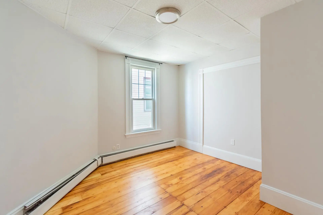 Living Space - East Boston 4 Bed Falcon St Apartments
