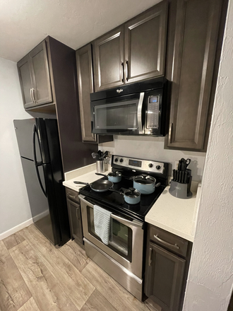 New Kitchen - University Terrace West Condominiums
