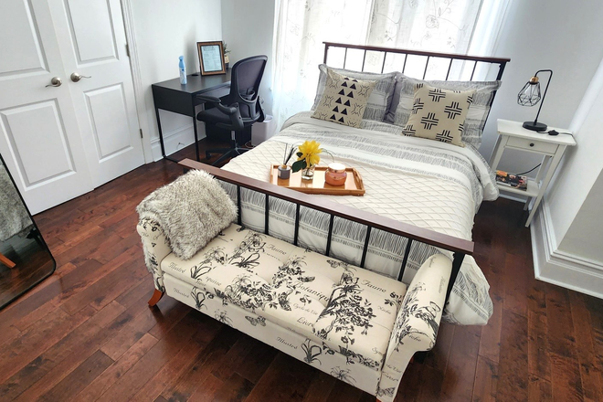 Main Bedroom - Cozy Bedroom with private Bathroom