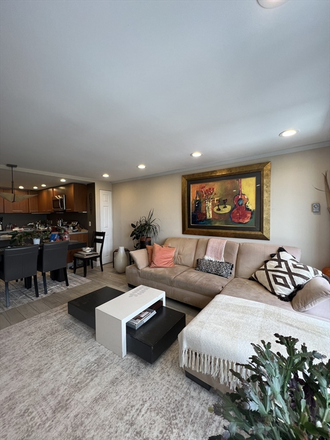 . - STUNNING, FURNISHED 2 Bed / 2 Bath near campus w/ Roof Deck!! Avail. 9/1/25!! Apartments