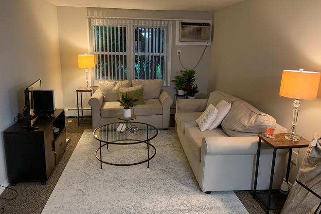 Living Rooms - Sugarloaf Estates Apartments