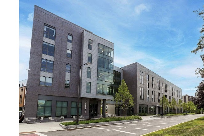 Outside - Fieldstone Artisan - Sublet Summer 2026