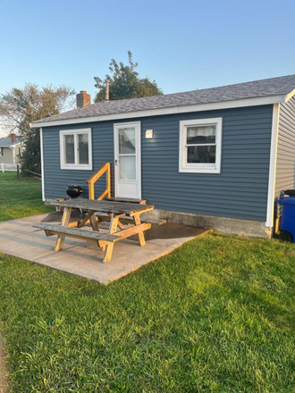 Front - Cozy and Humble 1 Bedroom Cottage