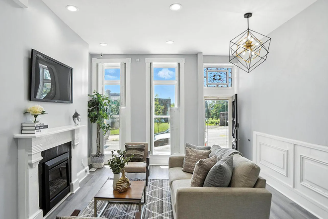 Living Room Area - 1628 East Biddle St. Townhome