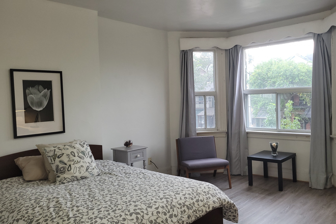 Ex. Bedroom - Harbord & Spadina , College & Spadina ( M5S 2M3 ) House