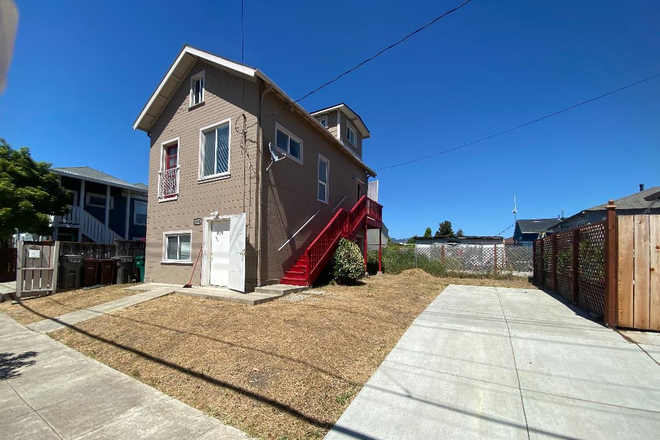 outside - Vallejo St Apartments