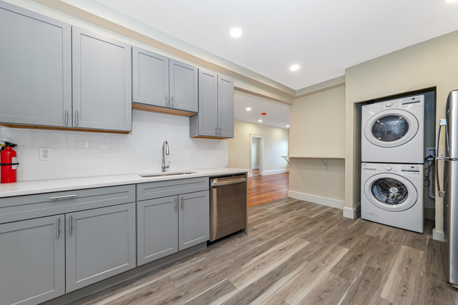 Call NOW for showings! 617-236-8600 - BRACKETT ST - *$1500 0FF FEE!* RNOVATED 3BR IN OAK SQ AVAIL *9/1/2026* W/ IN UNIT W/D, DECK, DW, EIK Apartments