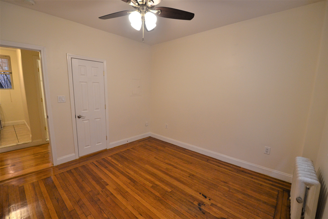 . - AWESOME 1 bed split (2 bedroom) on Haviland St.- Avail 9/1 Apartments