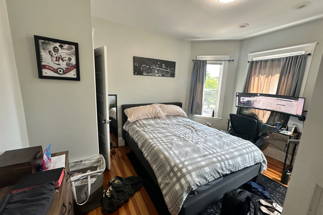 Bedroom - Room Rental- 4 individual bedrooms for rent in a 4 bedroom 2 bathroom apartment
