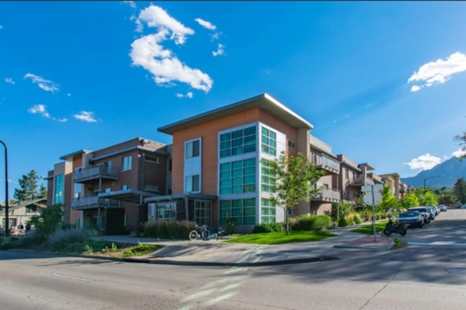 Outside Street View - Saga Boulder Apartments