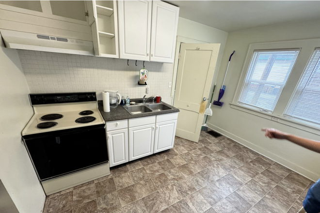 Kitchen - 631 Allen street, West Lafayette Apartments