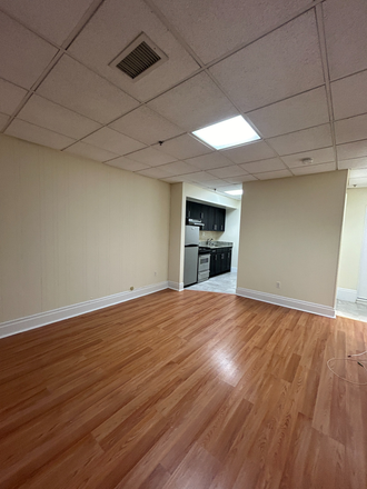 3 - Available Now! Amazing 1 bed/ 1 bath, H/Hw Inc., No Fee! Apartments