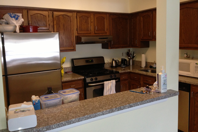 Kithchen - 2BR condo-Heritage Blvd-Princeton