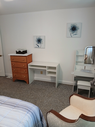 Study Area - STUDIO Apt -$800 w/ Kitchenette & Private Bathroom & Utilities INCLUDED-Freshly Painted & Furnished!
