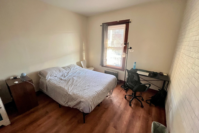 Furnished bedroom - Room Summer sublet – June 1st to August 31st