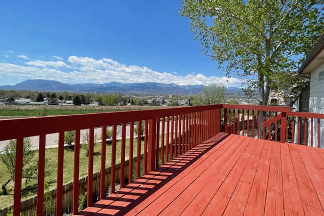 Amazing views from deck! - Room for Rent – Stunning Mountain View, Near UCCS – $900/month