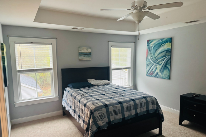 master bed room - large master suite, utilities included