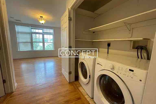 Washer Dryer - 6B6B Private/Shared bedroom - SUMMER 2026 Townhome