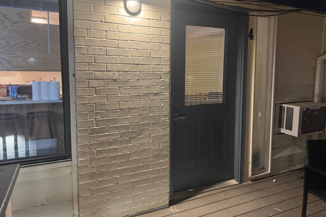 Front Door - Entire two bedroom apartment close to campus and Pearl Street