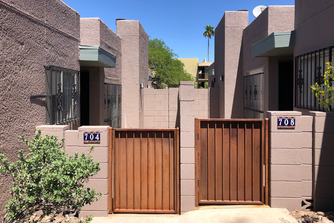 Entry & patio - Linden Terrace Rental Homes