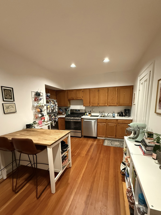 Kitchen - Spacious 1 BR/BA near campus Apartments