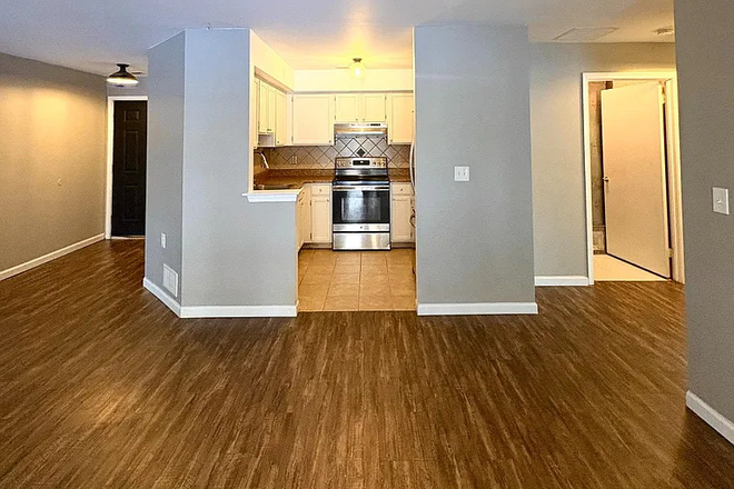 main living area and kitchen - 2BR condo-Walden Circle-Robbinsville