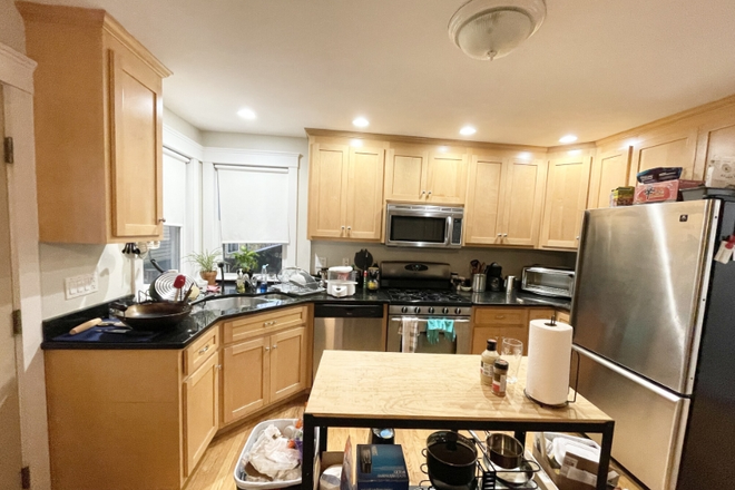 X - Luxury 5 Bed with Garage Parking | Central Air | City Views | 9/1 Apartments