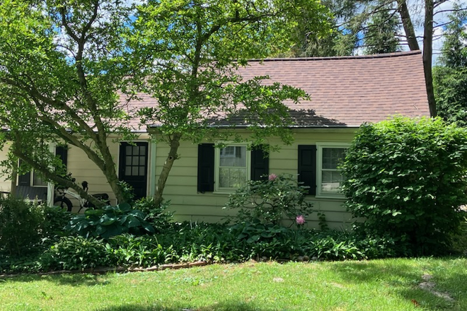 outside view - 1BR Cottage Apartment - Wayne