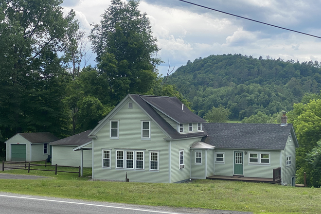  - Dunrovin Apartments - Overlooking the White River