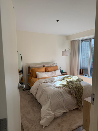 Bedroom 1 - One Western Avenue, close to HBS, SEC, HKS, Harvard Square Apartments