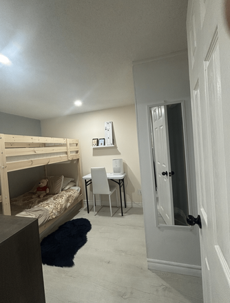 Private Bedroom - (FOR FEMALE) Private room for rent in a shared townhouse at Wingarden Court