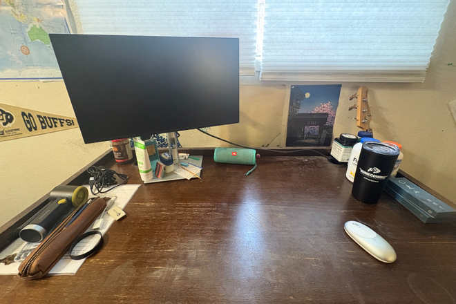 Desk - Cozy apartment, close to campus