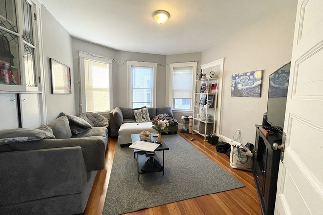 Living Room - **4 bedroom on Taft St near JFK UMass T Station!*** Easy Commute to Campus** Apartments