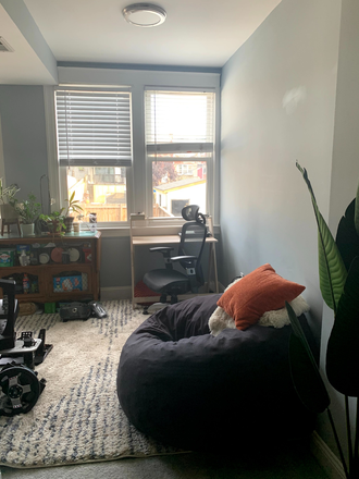 Sun room (attached to kitchen) - Entire House - Parking, Pet-Friendly, Outdoor space