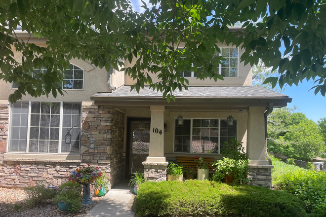 Exterior - Roommate to share townhome close to hospital row