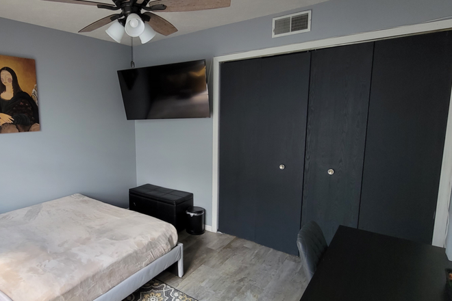 Bedroom - Premium Private Room Near Purdue Apartments