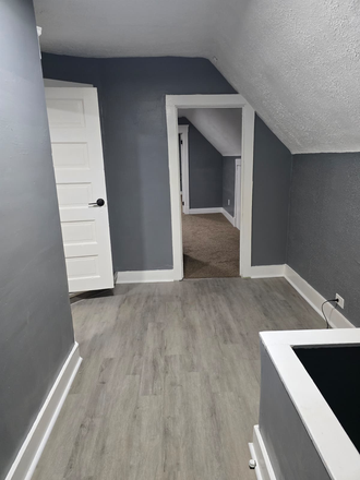 hall - 1512 E 118-1 bedroom-Amazing location