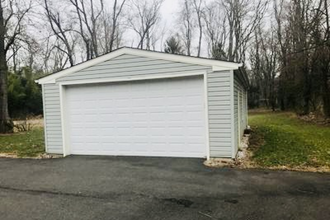 Garage - 3-Bed Duplex in Prime Location Duplex