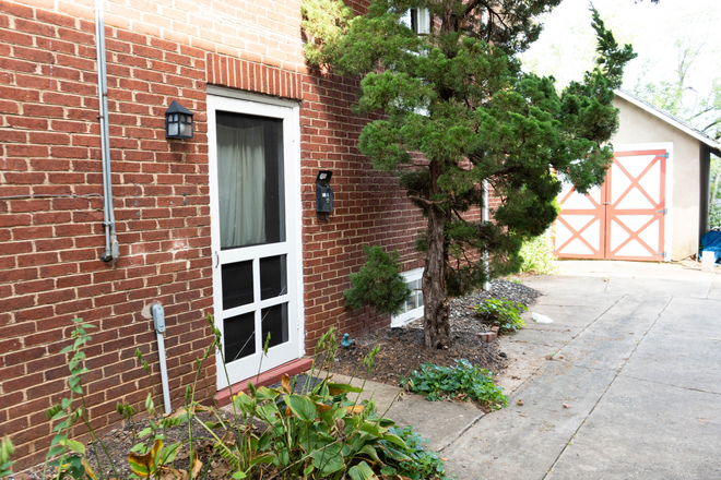 Exterior - One Bedroom Apartment on Ridge Street